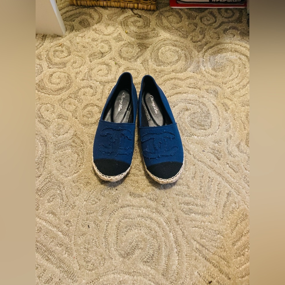 Shoes - Picture 2 of 3